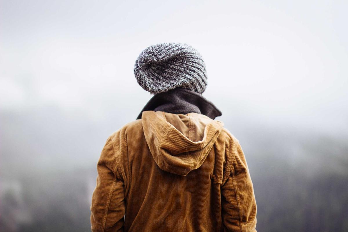 ピラティスでインナーマッスルを鍛える女性